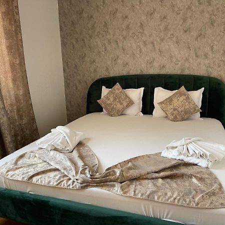 Apartament De Lux Костинешти Экстерьер фото
