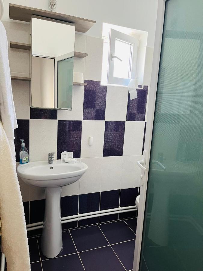 Apartament De Lux Костинешти Экстерьер фото
